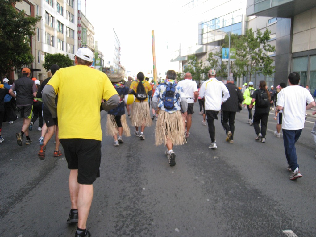 2011 Bay to Breakers Sunday 0250.JPG - I was able to participate in the 2011, 100th anniversary of the San Francisco Bay to Breakers 12K race. A great weekend for sight seeing and racing.